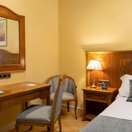 Hotel Alda Mercado De 4*