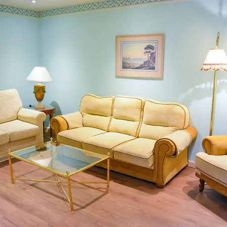 Alda Mercado De Отель 4*