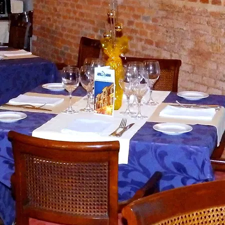 Alda Mercado De Самора