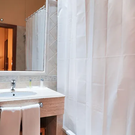 Alda Mercado De Hotel 4*