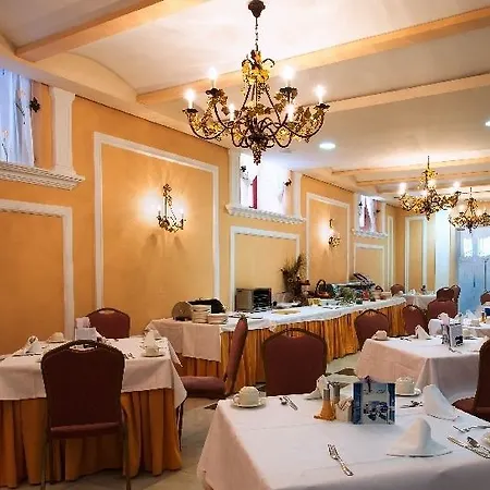 Ξενοδοχείο Alda Mercado De 4*
