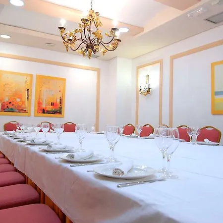 Отель Alda Mercado De