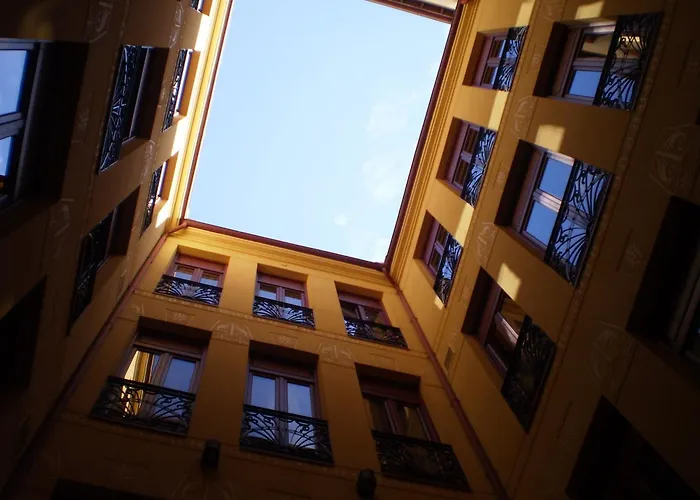 Alda Mercado De Zamora